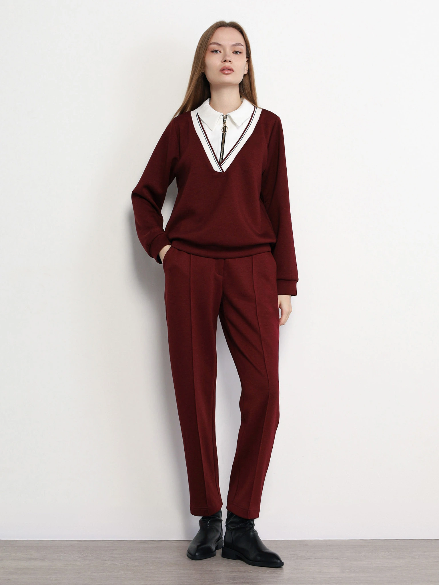 Брюки трикотажные бордового цвета с эластичным поясом